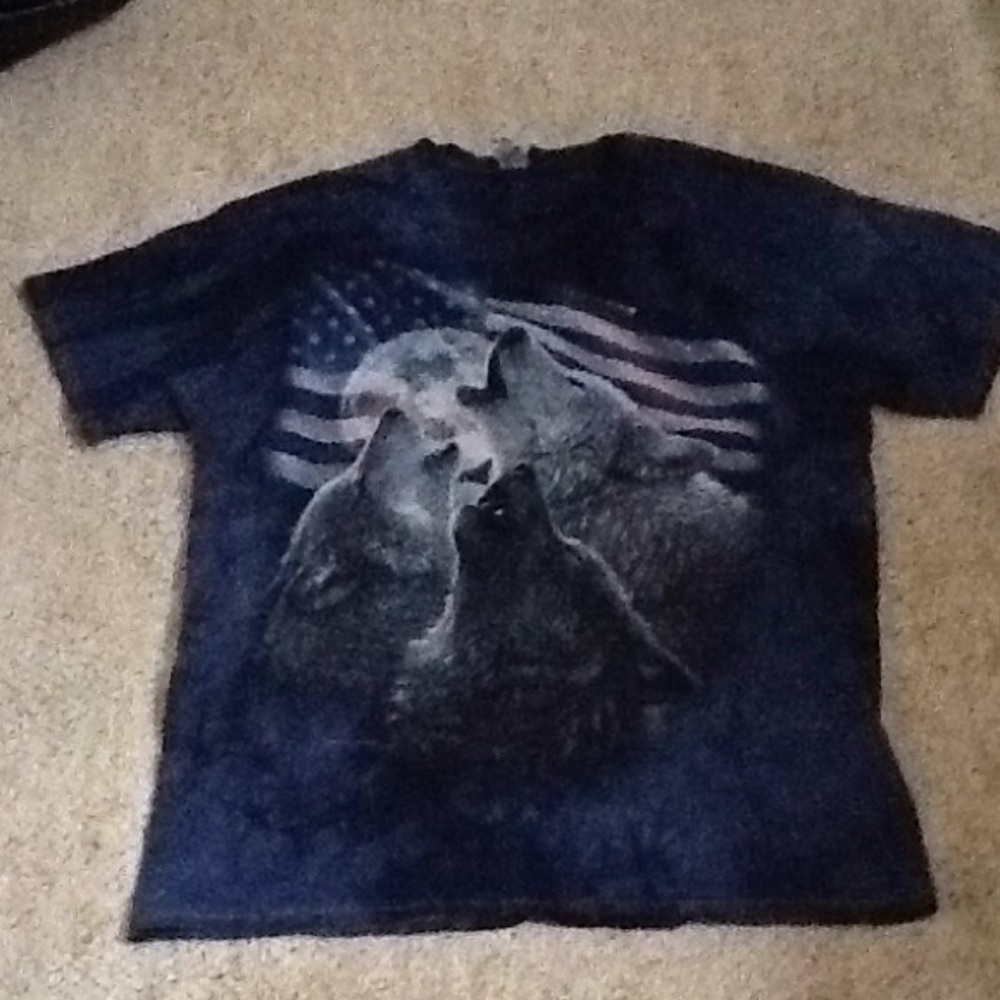 Mens wolf t shirt with America Flag